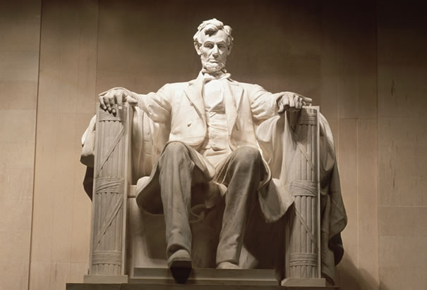 The Lincoln Memorial Statue. THE LINCOLN MEMORIAL STATUE