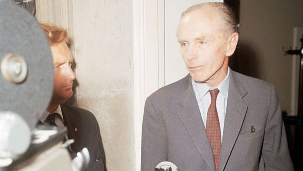 British Prime Minister Douglas-Home Defends Trade with Cuba