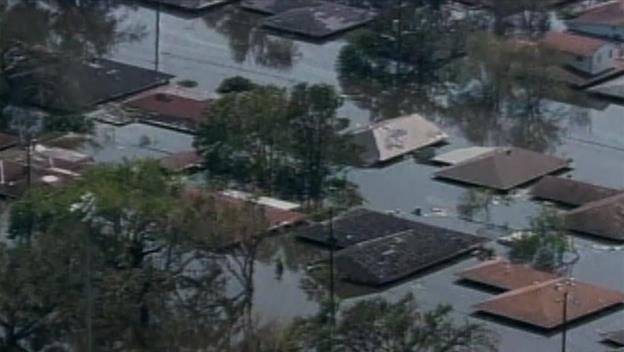Hurricane Katrina slams into Gulf Coast - Aug 29, 2005 ...