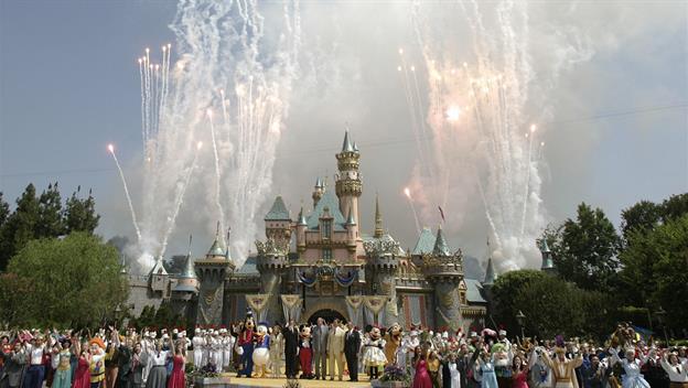Disneyland opens - Jul 17, 1955 - HISTORY.com