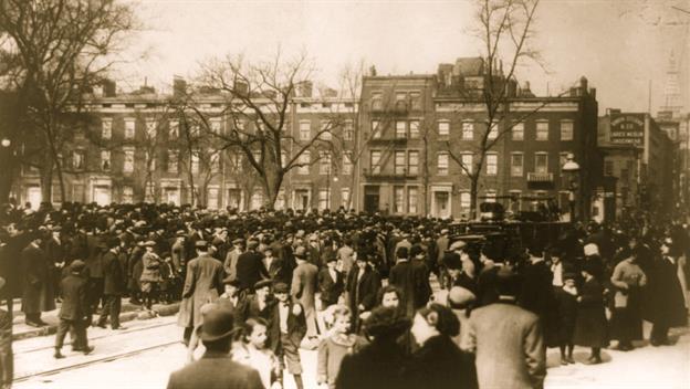 Triangle Shirtwaist Fire in New York City - Mar 25, 1911 - HISTORY.com