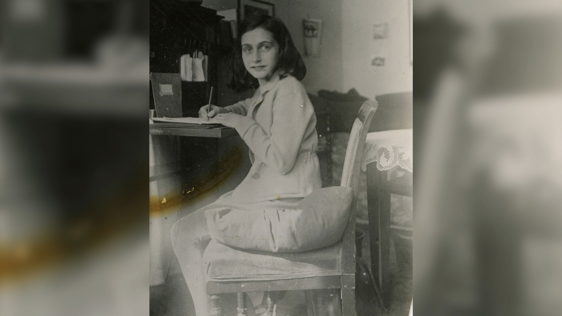 anne frank world war ii history com BRANDHD2398_THC_HOSF_206651_SFD_111_2398_5_20171108_01_HD anne frank world war ii history com