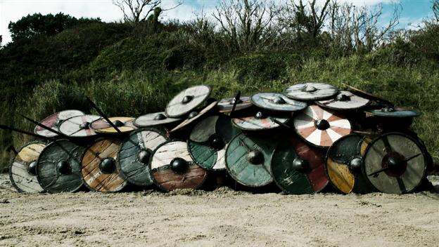 [Obrazek: History_Vikings_Shield_Wall_REV_SF_HD_still_624x352.jpg]